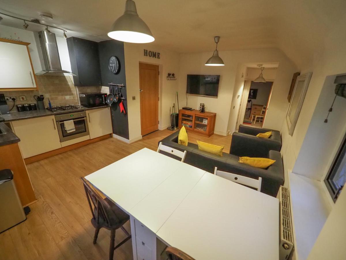 2 Ringles Place Uckfield Bagian luar foto